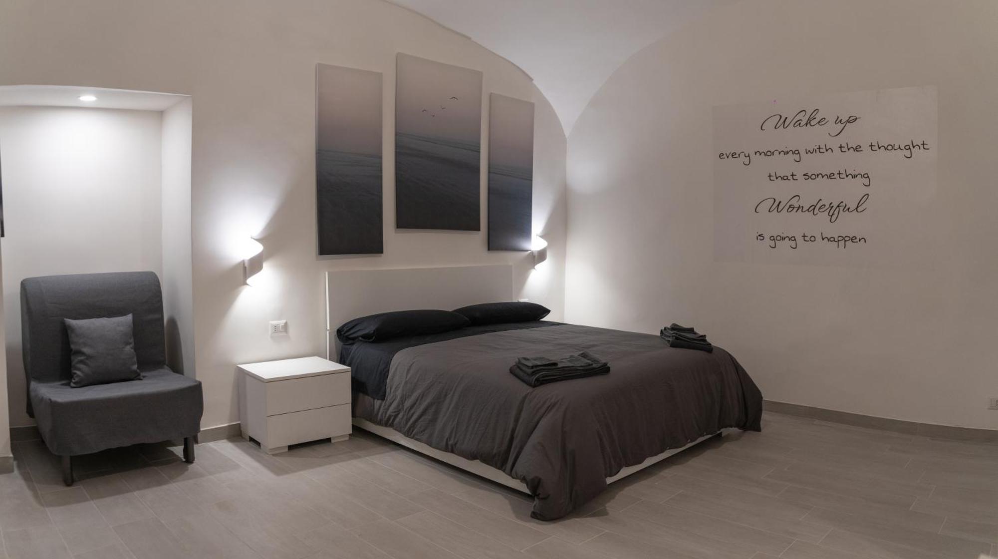 Dietro Al Plebiscito Luxury Suite Naples Exterior photo